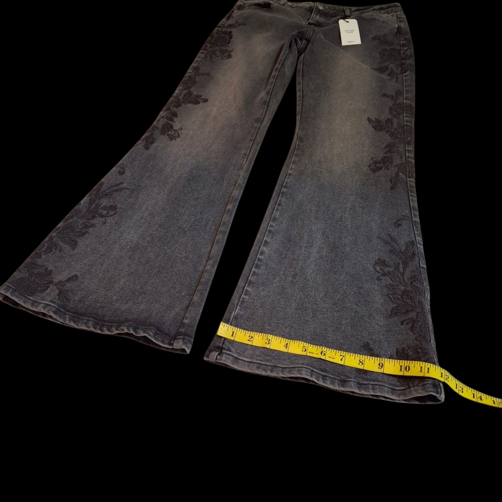 Forever 21 Denim Flare Low Rise Slim Fit Floral Embroidery Jeans Women Size 30 - Picture 16 of 16